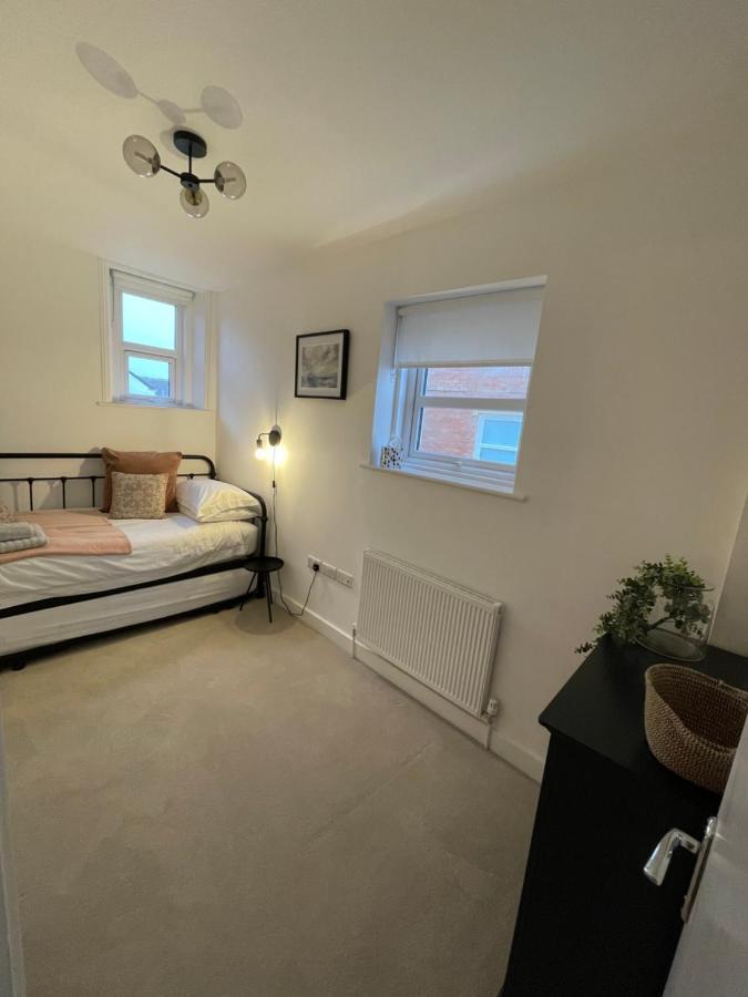 Seaview Flat With Balcony, Spacious 2 Bedroom Worthing Exterior foto